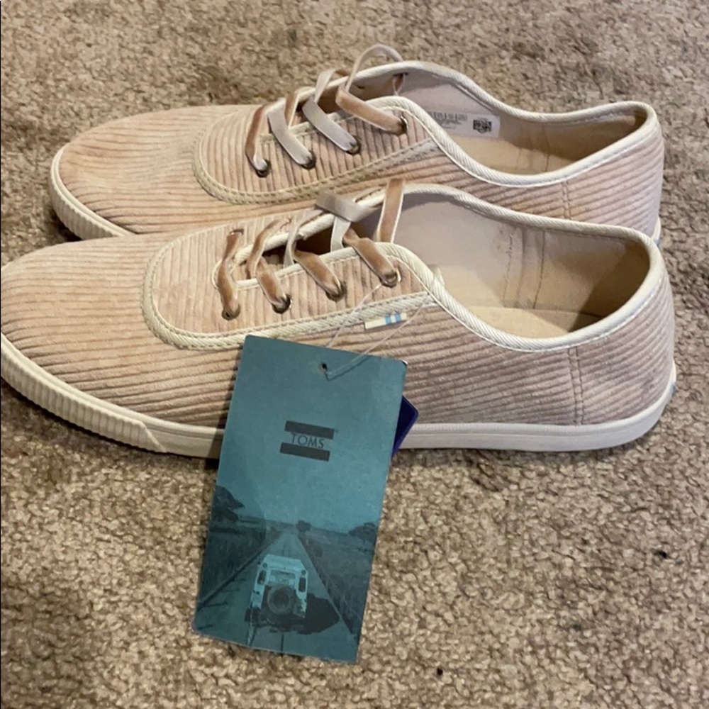 Shoes - Picture 4 of 4